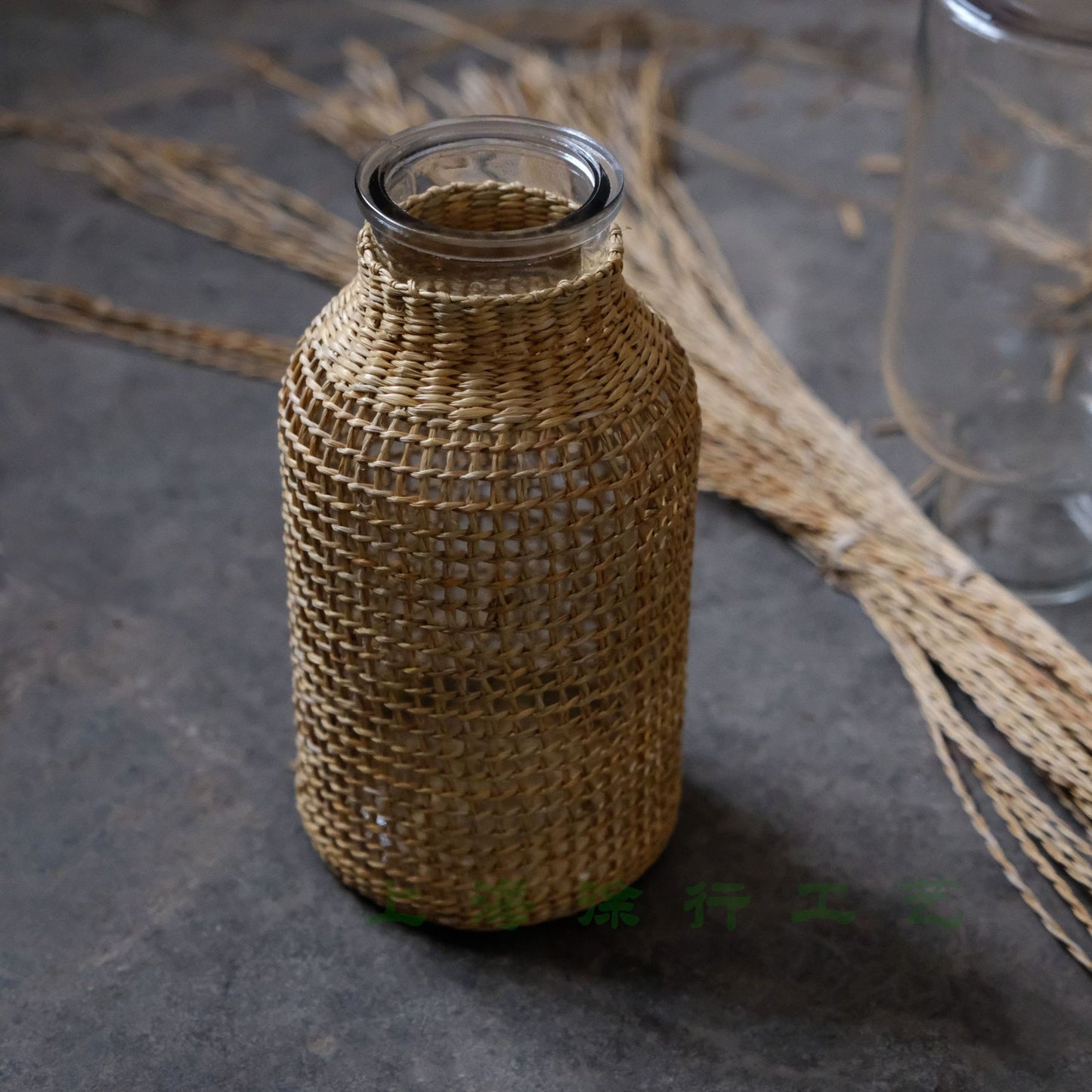 large-flower-glass-vase-with-hand-woven-straw-cover