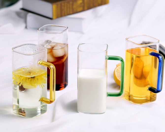 Drinking glasses deals with handles