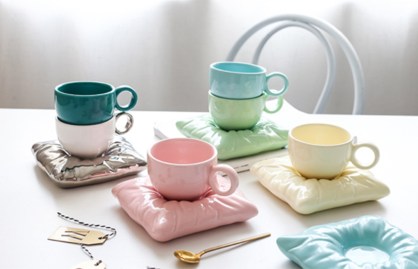 ceramic mug, ceramic cup with pillow coaster, ceramic coffee cup, 